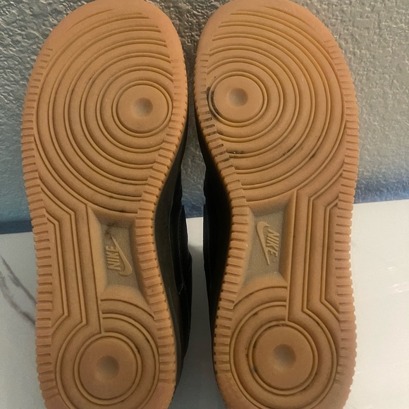 Kids Green Sneakers with Black Straps - Picture 3 of 4